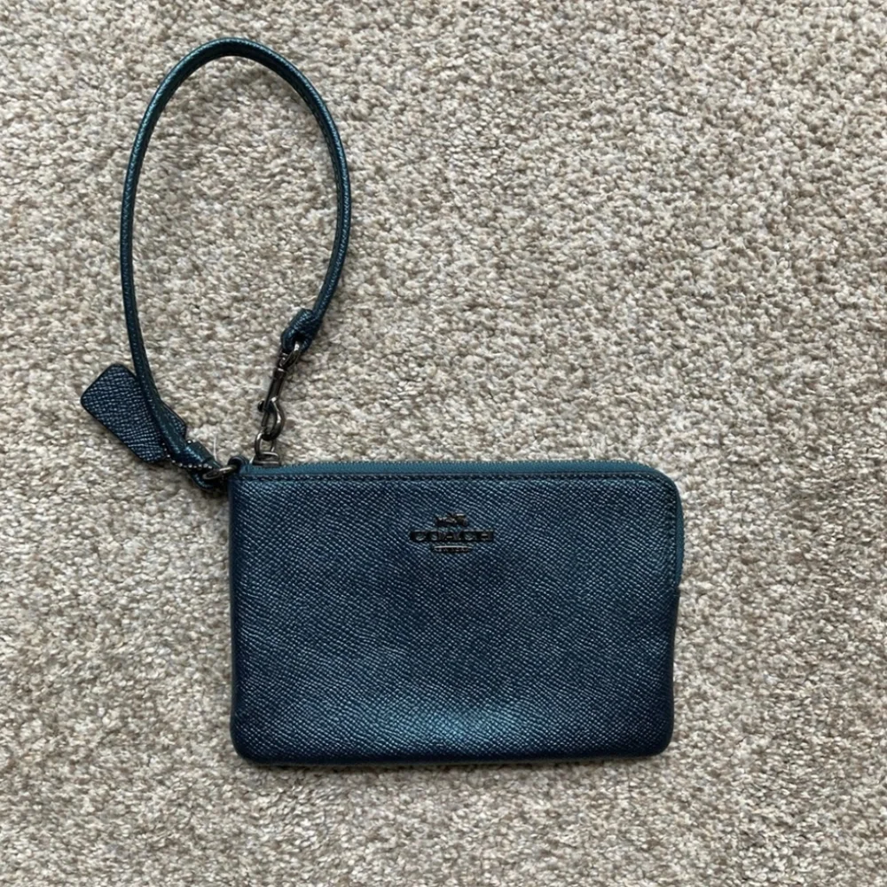 SOLD Coach Metallic Teal Glitter Crossgrain Leather Wristlet Peacock Saffiano - Picture 3 of 6